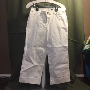 Old Navy White Capris - size 4